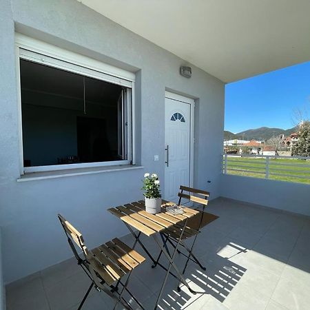 The Breeze & Sunlight Apartment Vrasna Exterior photo